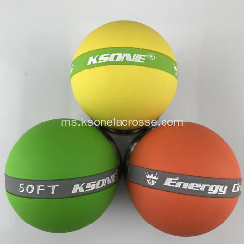 urut kayu dengan bola pilates spiky ball